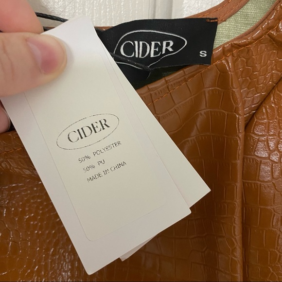 CIDER • Brown Faux Leather Crocodile Crop Zippered Tank Top - Picture 4 of 5
